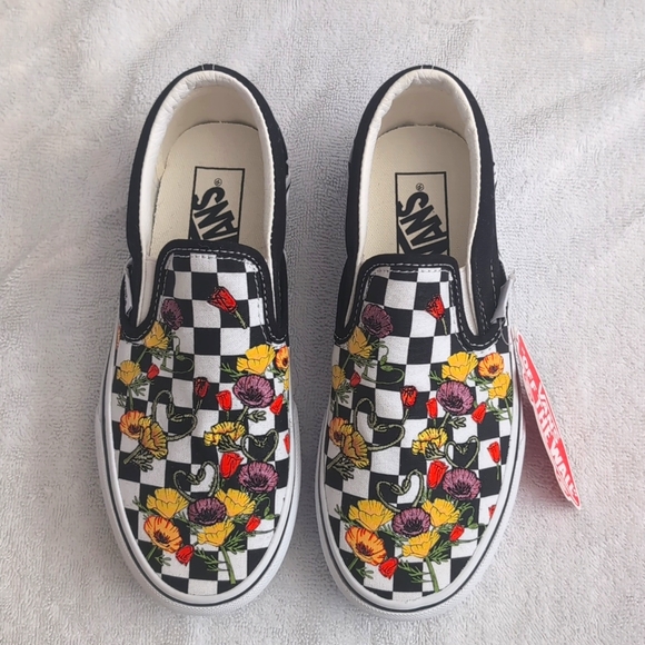 Vans Shoes - Vans Classic Slip-on Floral Embroidered